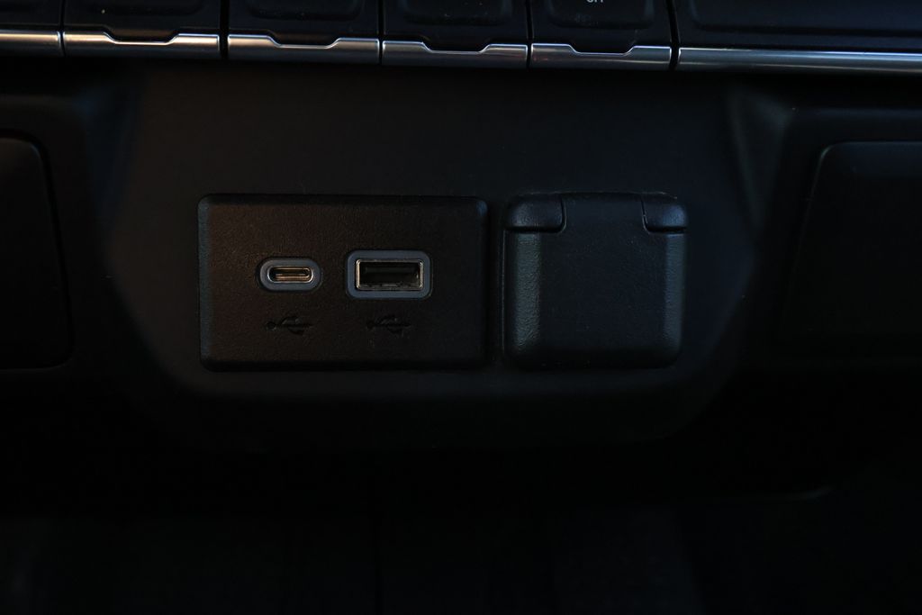 Thumbnail: 2021 Chevrolet Silverado 1500 - 25