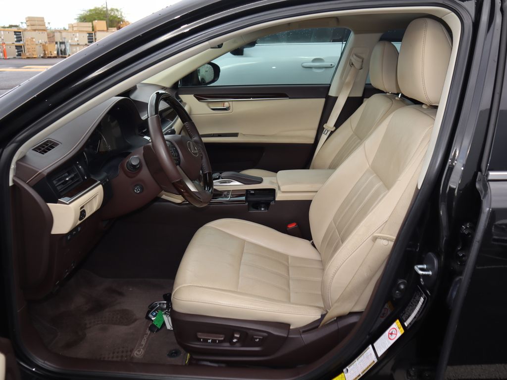 Thumbnail: 2016 Lexus ES - 7