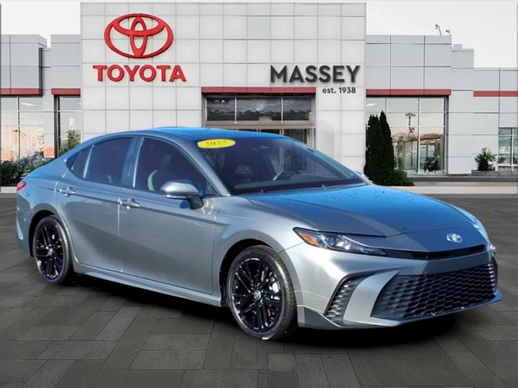 2025 Toyota Camry SE FWD