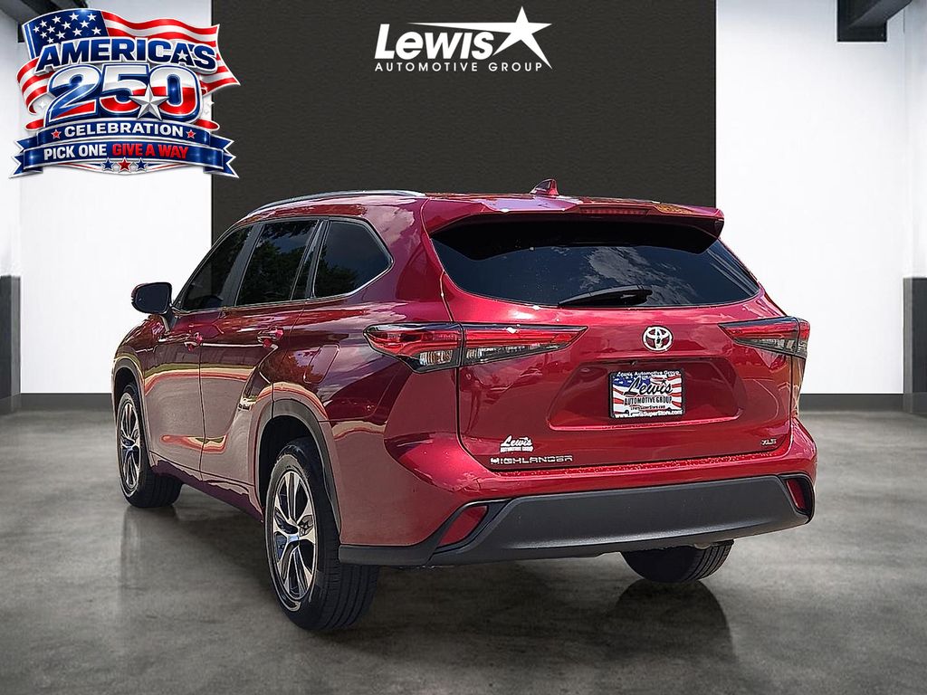 Used 2023 Toyota Highlander XLE For Sale in Farmington, AR