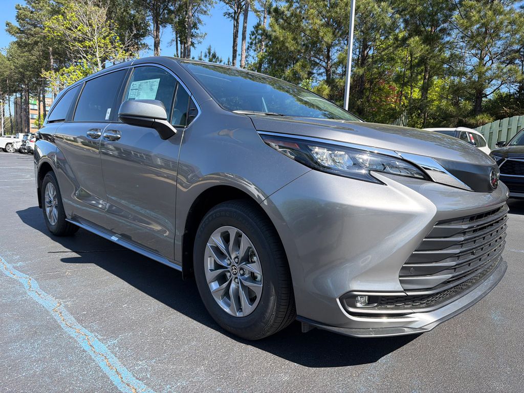 Heavy Metallic 2026 Toyota Sienna XLE 7-Passenger FWD Minivan Front-Wheel Drive Continuously Variable Transmission