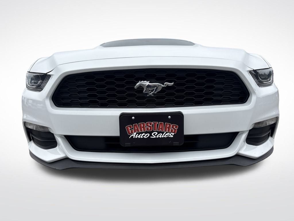 2017 Oxford White Ford Mustang V6 RWD Coupe
