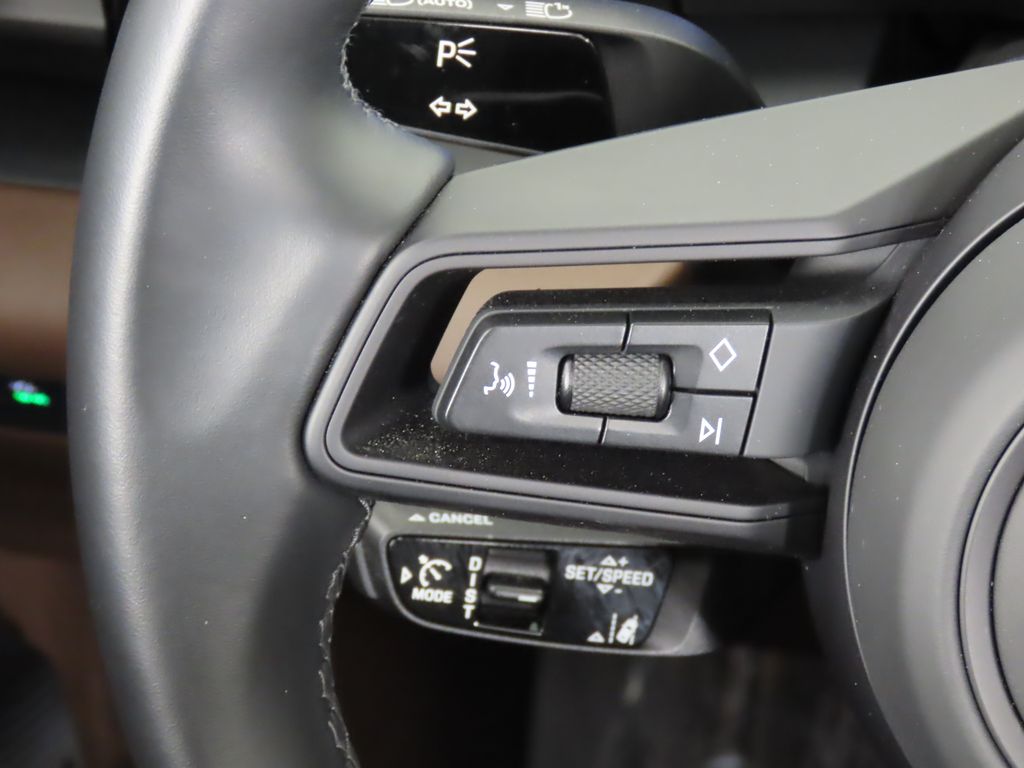 Thumbnail: 2025 Porsche Macan - 20