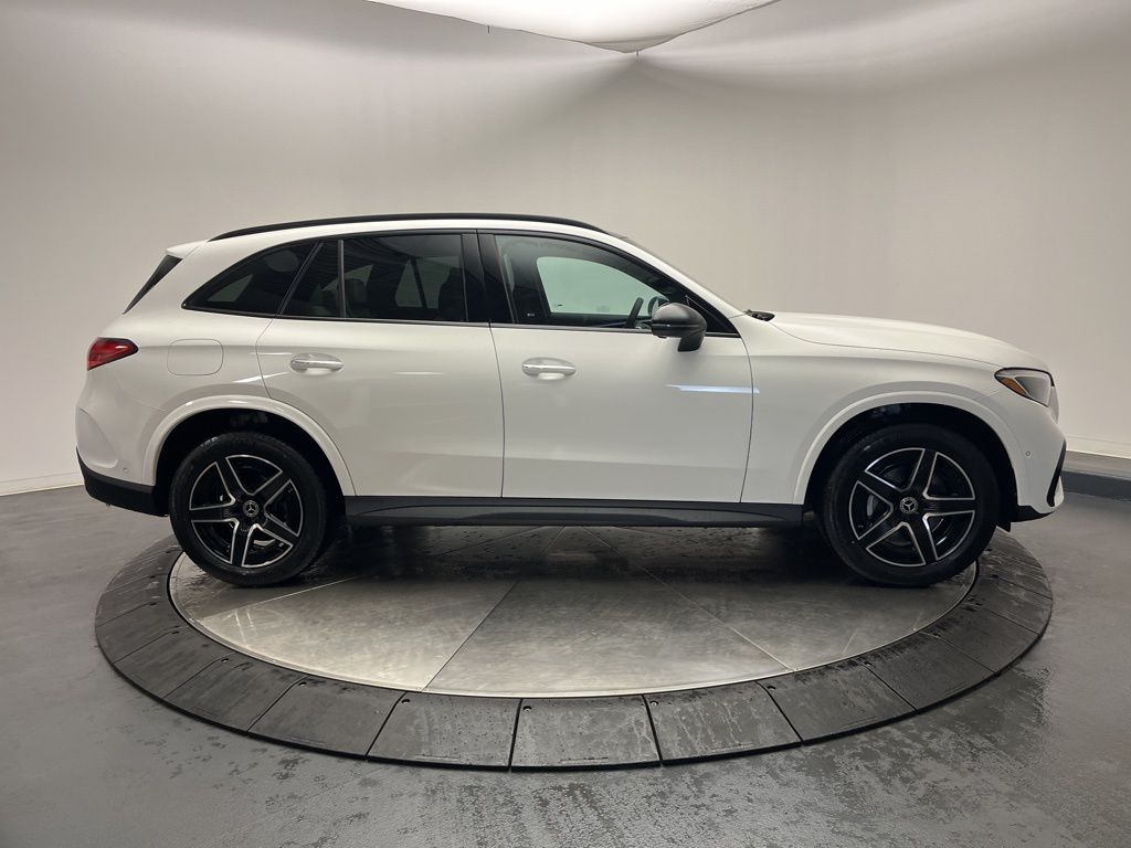 Thumbnail: 2026 Mercedes-Benz GLC - 8