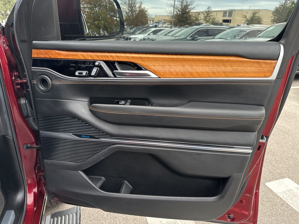 Used Car 2022 Jeep Grand Wagoneer  Series Iii For Sale Under $60,000 In Austin, Texas