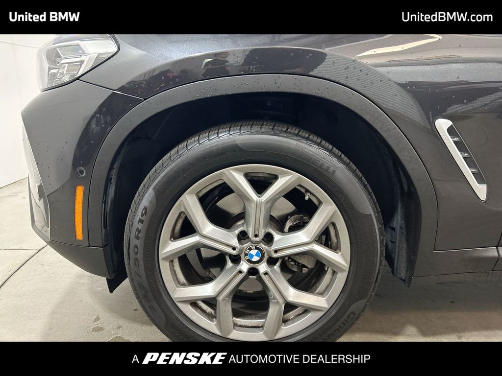 Thumbnail: 2025 BMW X4 - 10