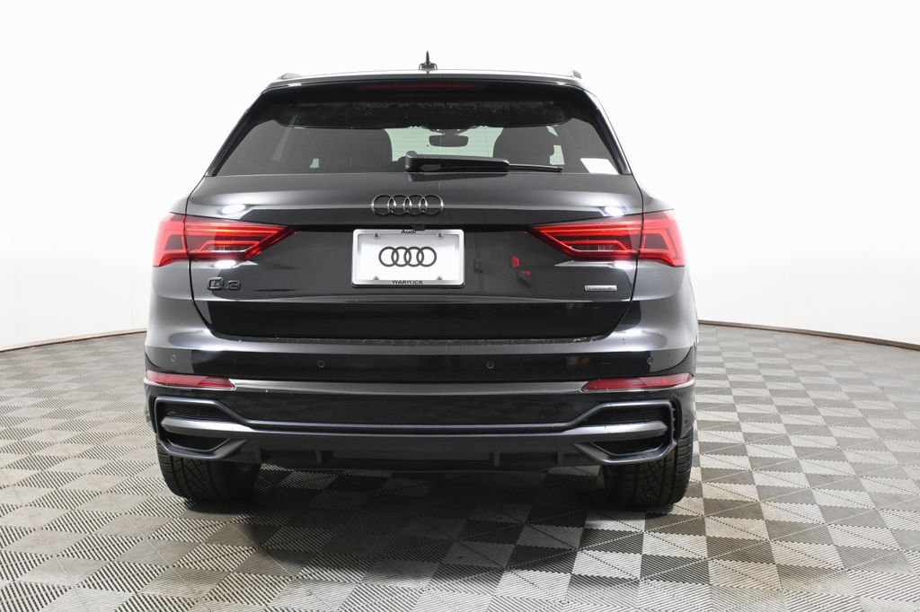 Thumbnail: 2022 Audi Q3 - 6