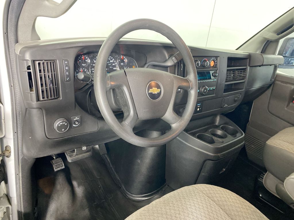 2017 Chevrolet Express 2500 Work Van 10