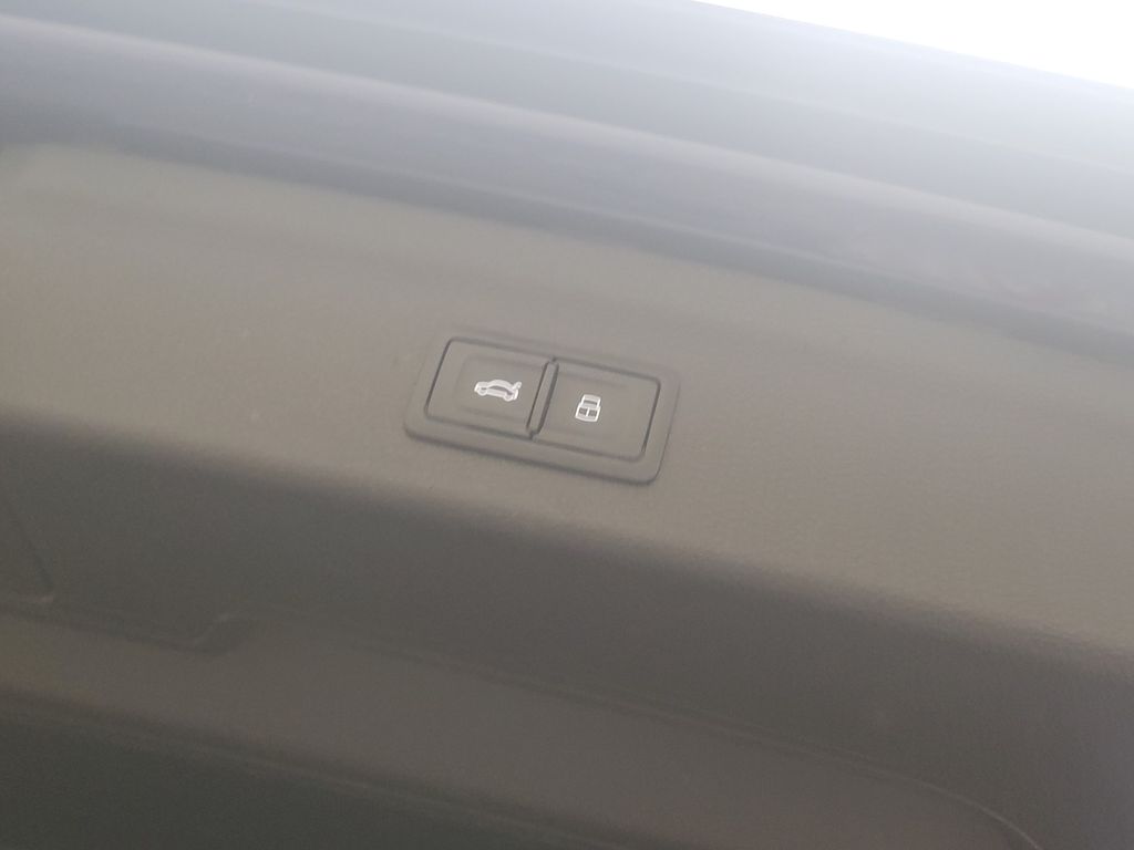 Thumbnail: 2022 Audi Q3 - 11