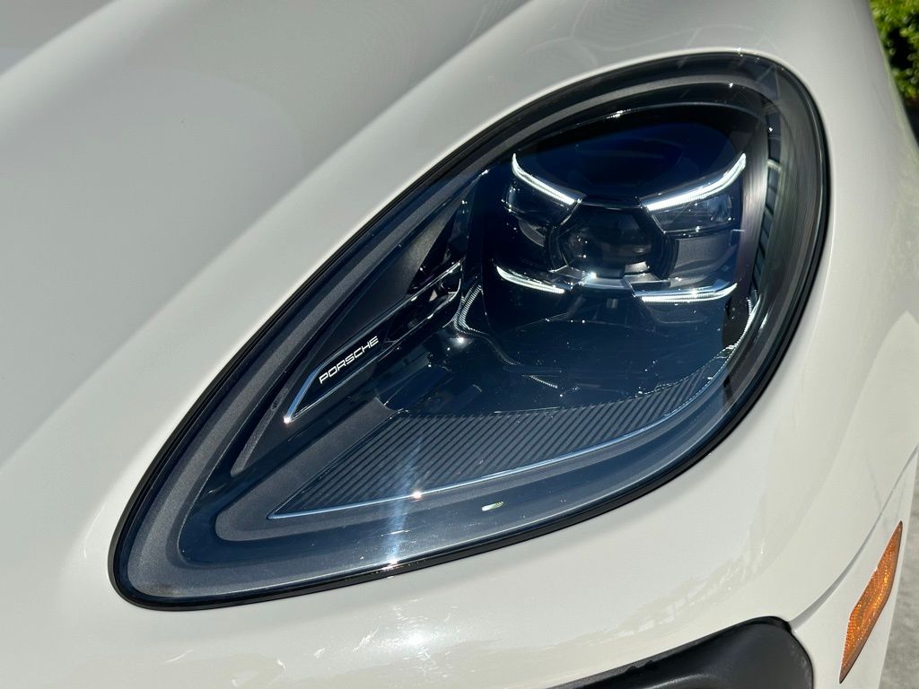 Thumbnail: 2022 Porsche Macan - 9