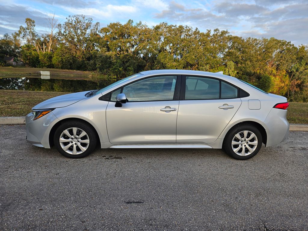 2024 Toyota Corolla LE 2