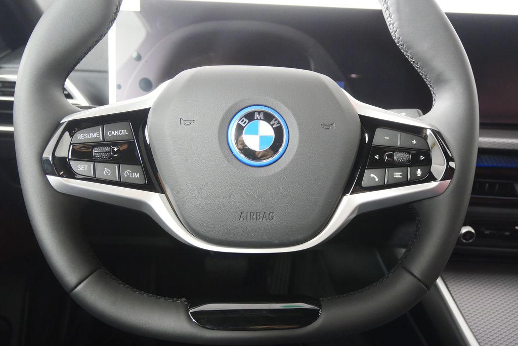 Thumbnail: 2025 BMW i4 - 20