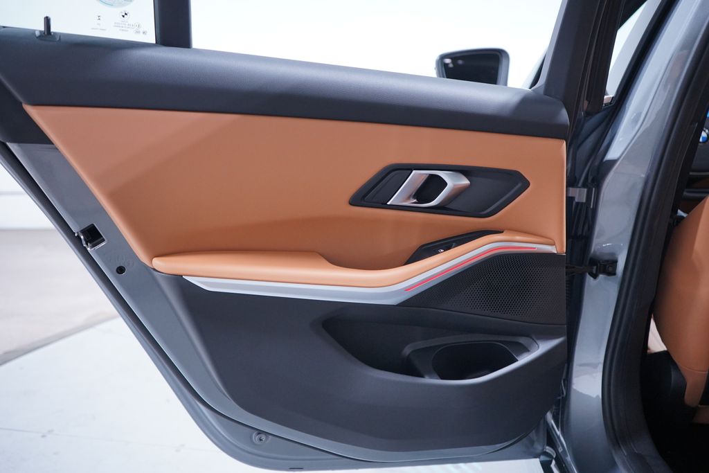 Thumbnail: 2026 BMW 3 Series - 13