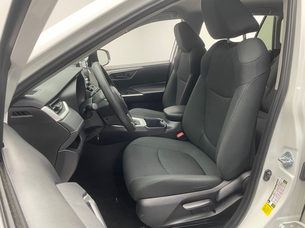 2024 Toyota RAV4 LE 13