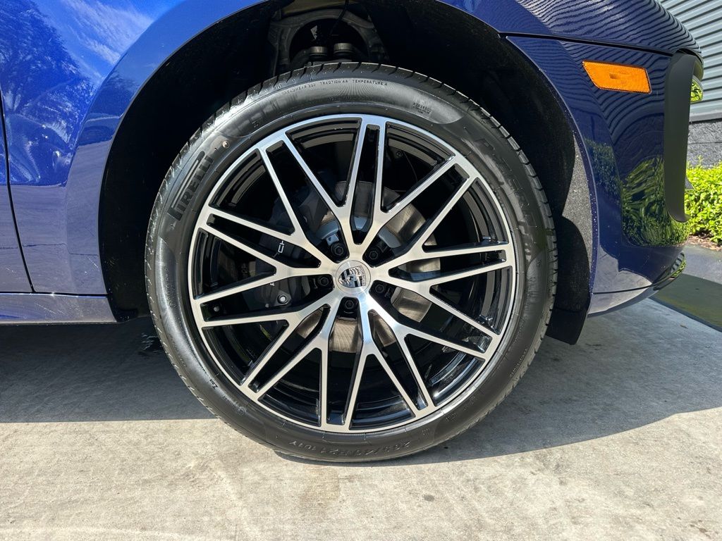 Thumbnail: 2026 Porsche Macan - 15