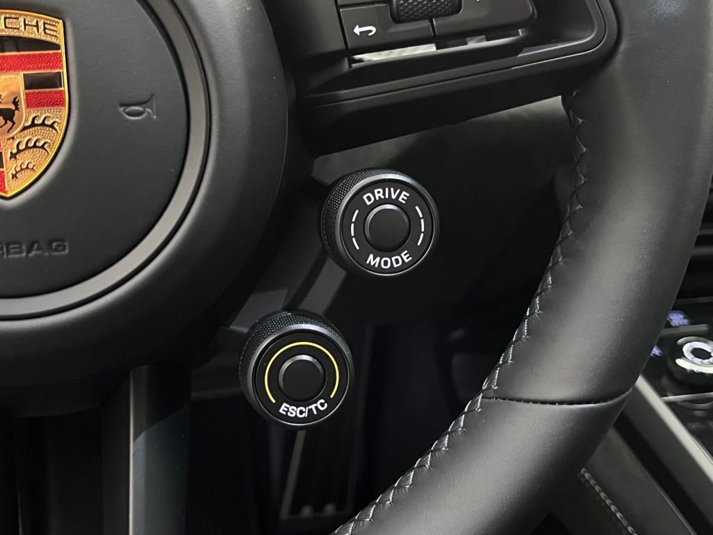 Thumbnail: 2025 Porsche 911 - 15