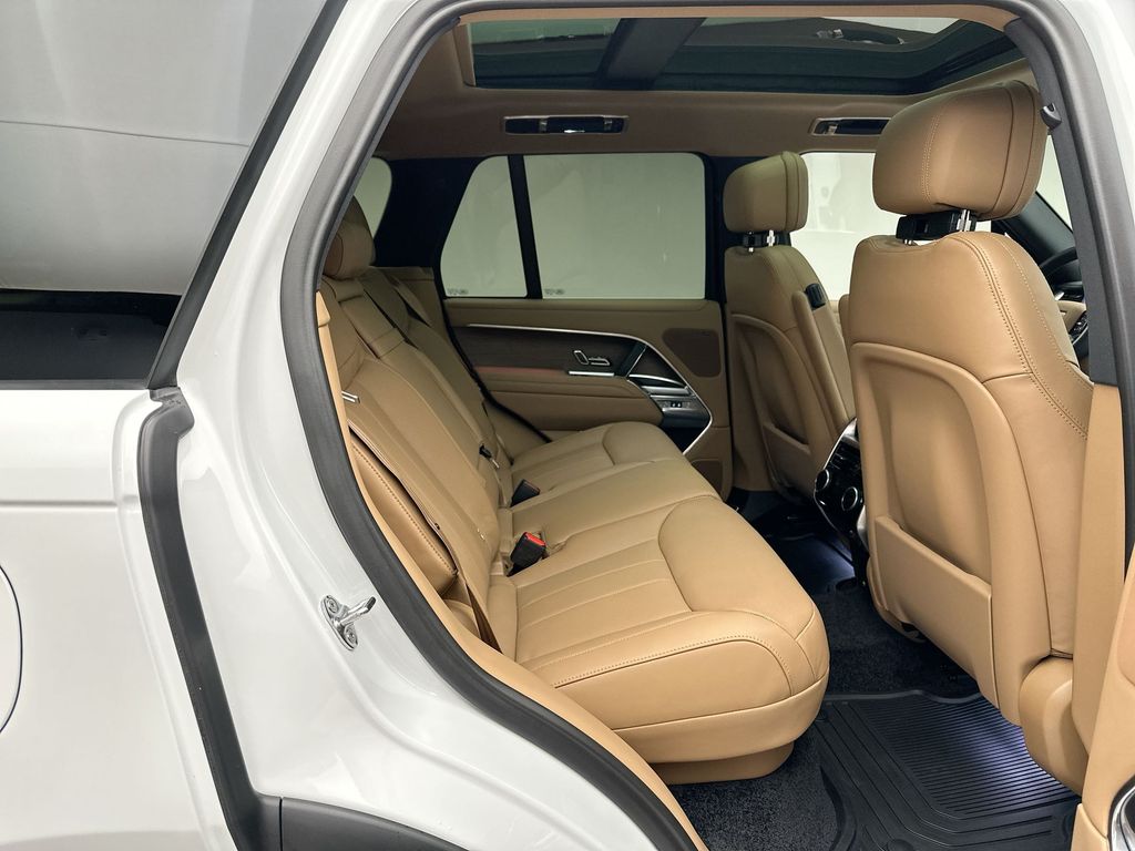 Thumbnail: 2025 Land Rover Range Rover - 5