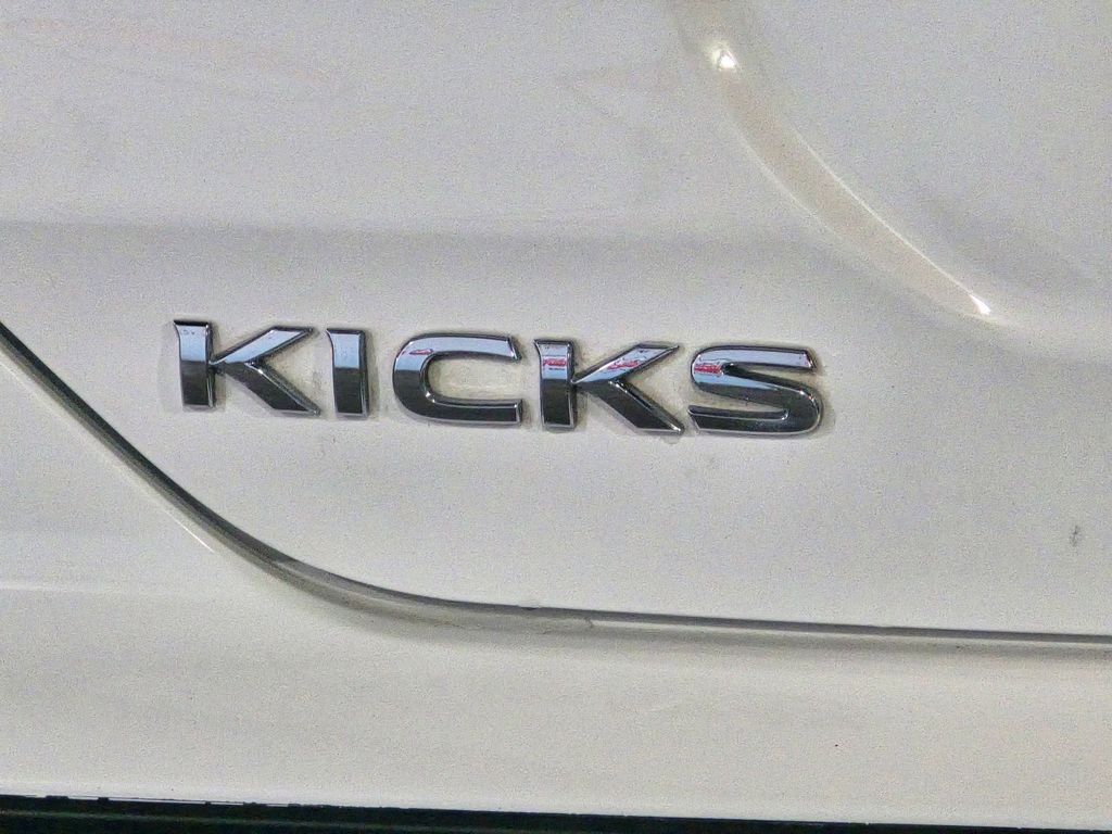 Thumbnail: 2021 Nissan Kicks - 11