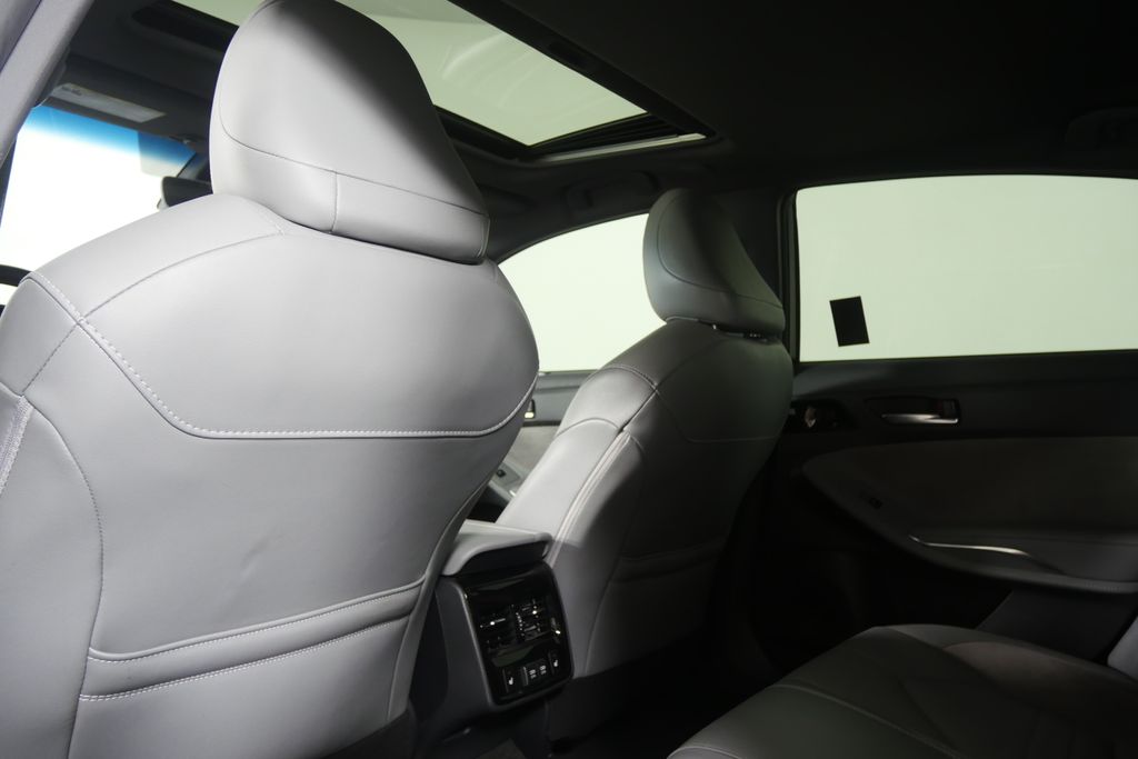 Thumbnail: 2019 Toyota Avalon - 16