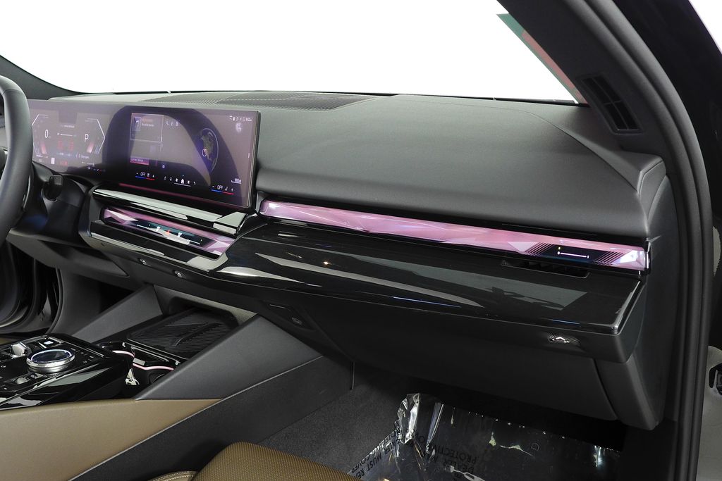 Thumbnail: 2024 BMW 5 Series - 14