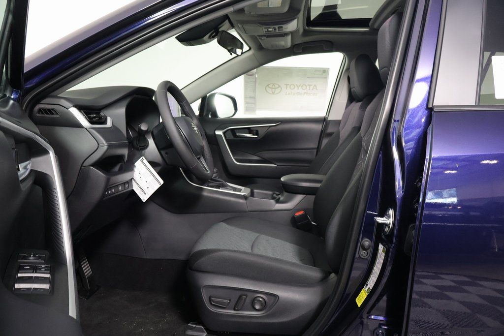 Thumbnail: 2025 Toyota RAV4 - 5