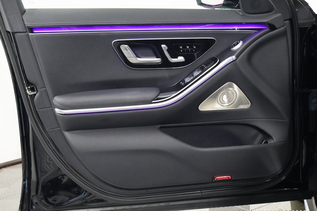 Thumbnail: 2022 Mercedes-Benz S-Class - 12