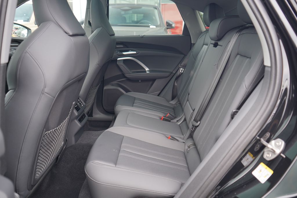 Thumbnail: 2025 Audi Q5 - 7