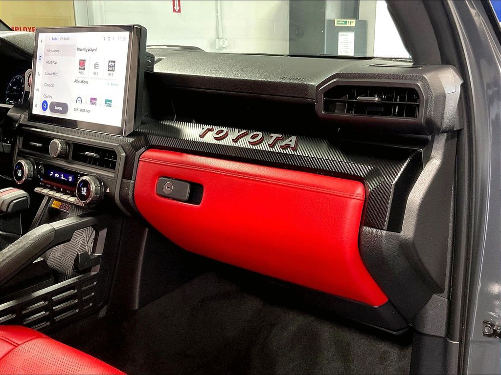 2025 Toyota Tacoma Hybrid — photo 13