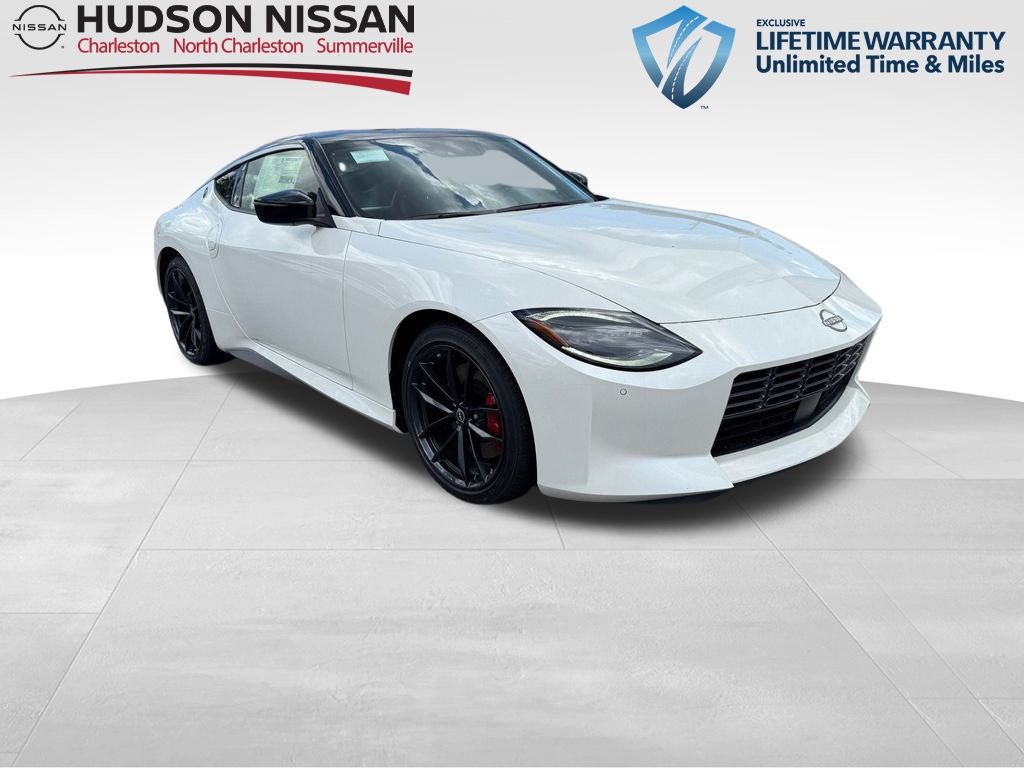 2025 Pearl White Tricoat/Super Black Nissan Z Performance Coupe