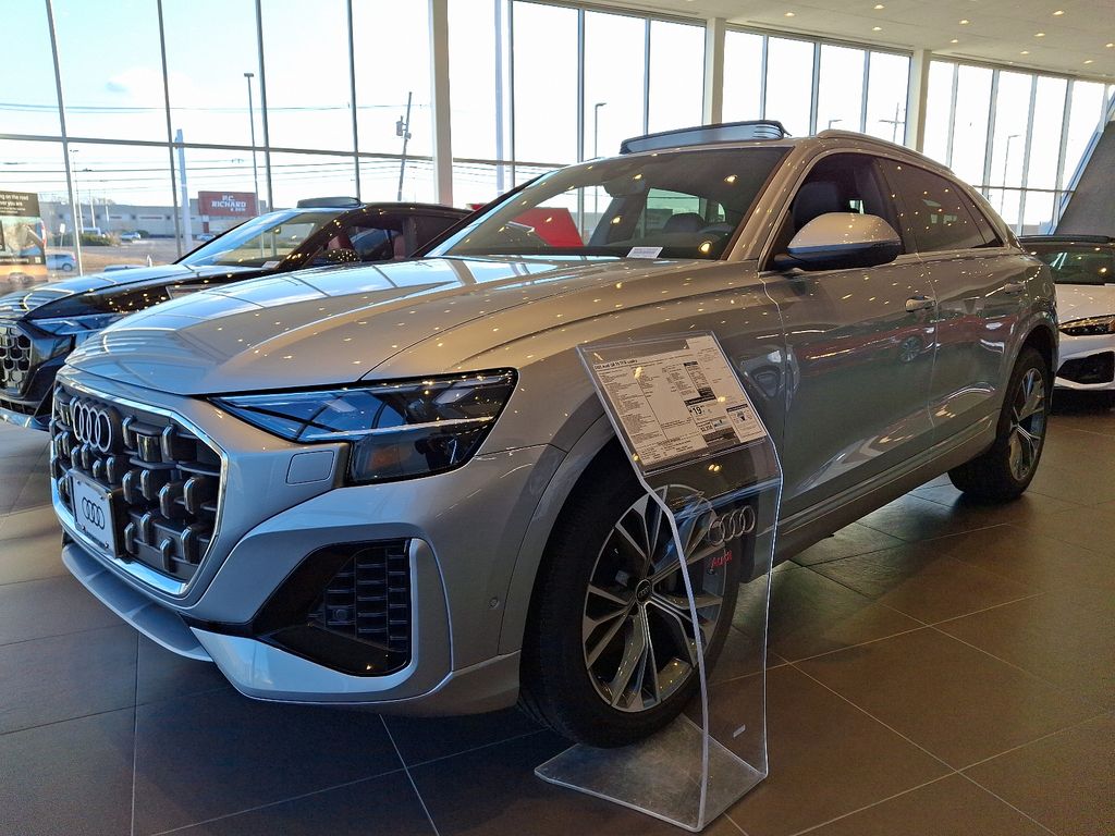 2025 Audi Q8  2