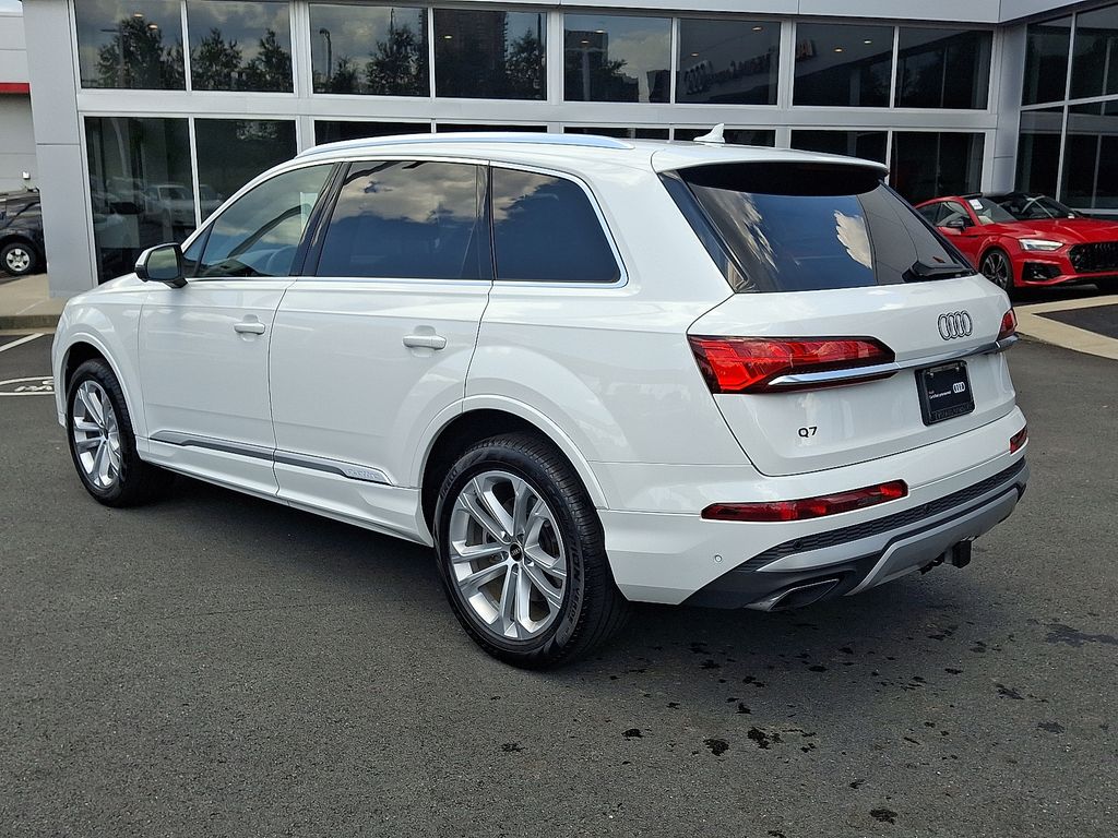 Thumbnail: 2025 Audi Q7 - 6