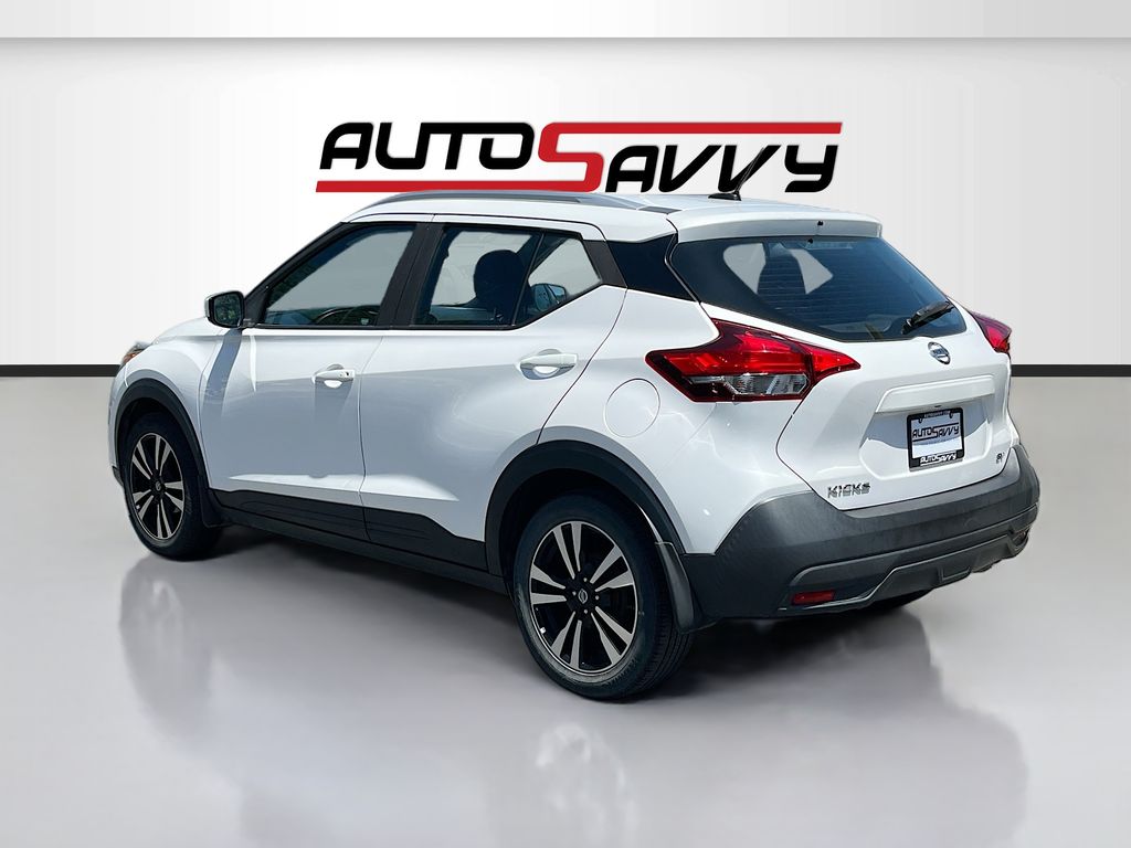 Used 2019 White Nissan SV image 5