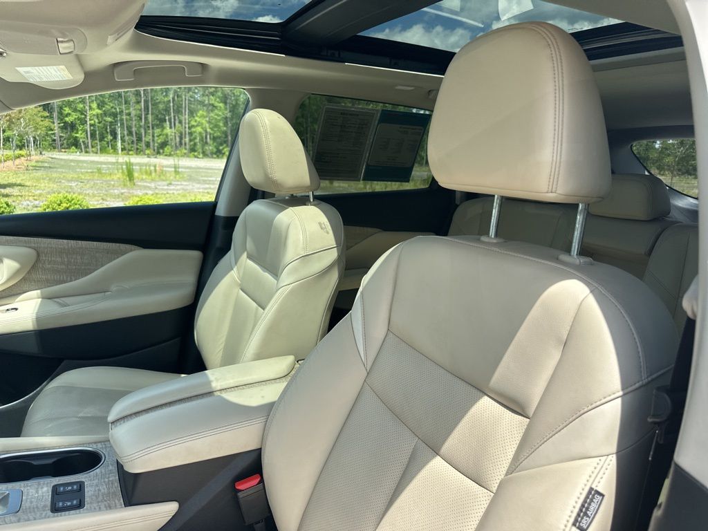 2023 Pearl White Tricoat Nissan Murano SL FWD SUV
