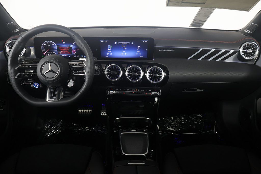 2025 Mercedes-Benz CLA 35 AMG 4