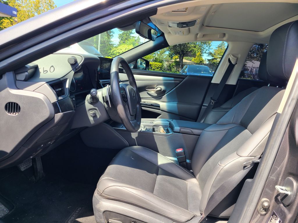 2022 Lexus ES 300h