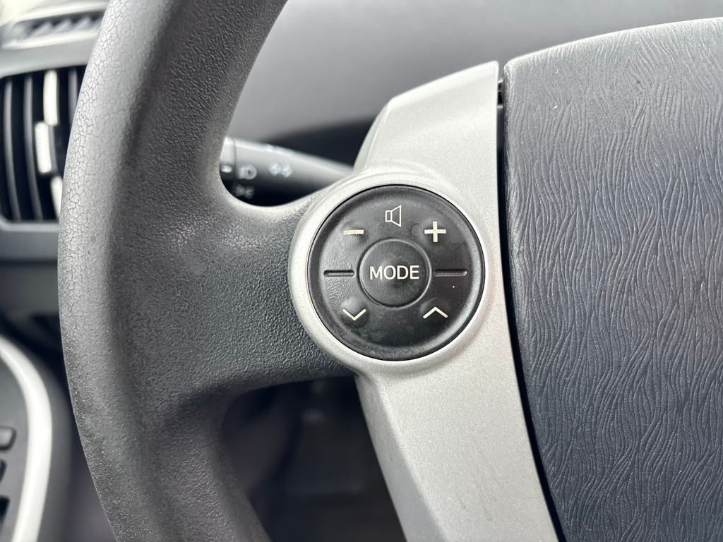 2010 Super White Toyota Prius II FWD Hatchback