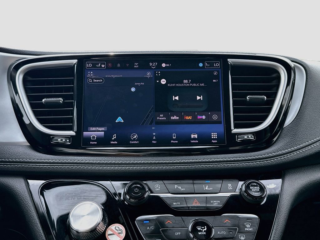 2025 Chrysler Pacifica Limited Black at Toyota of Victoria