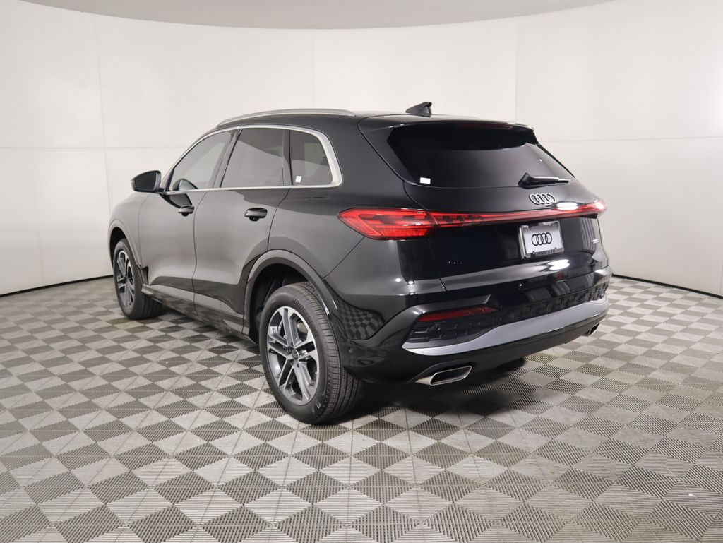 Thumbnail: 2025 Audi Q5 - 8