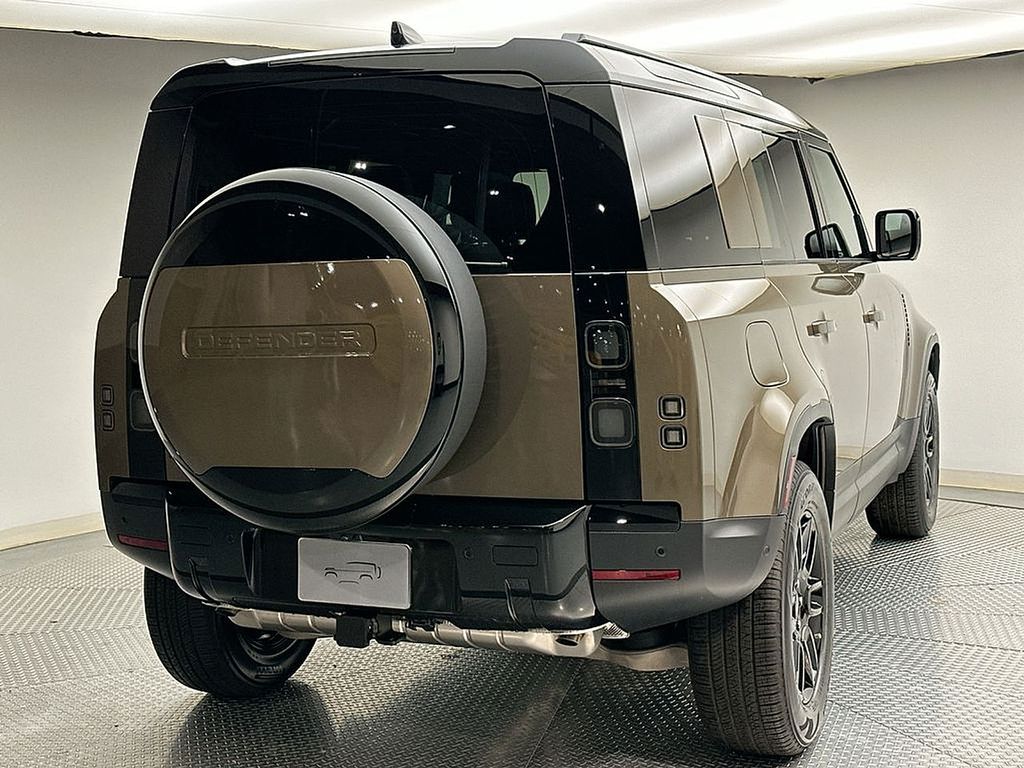 Thumbnail: 2026 Land Rover Defender - 3