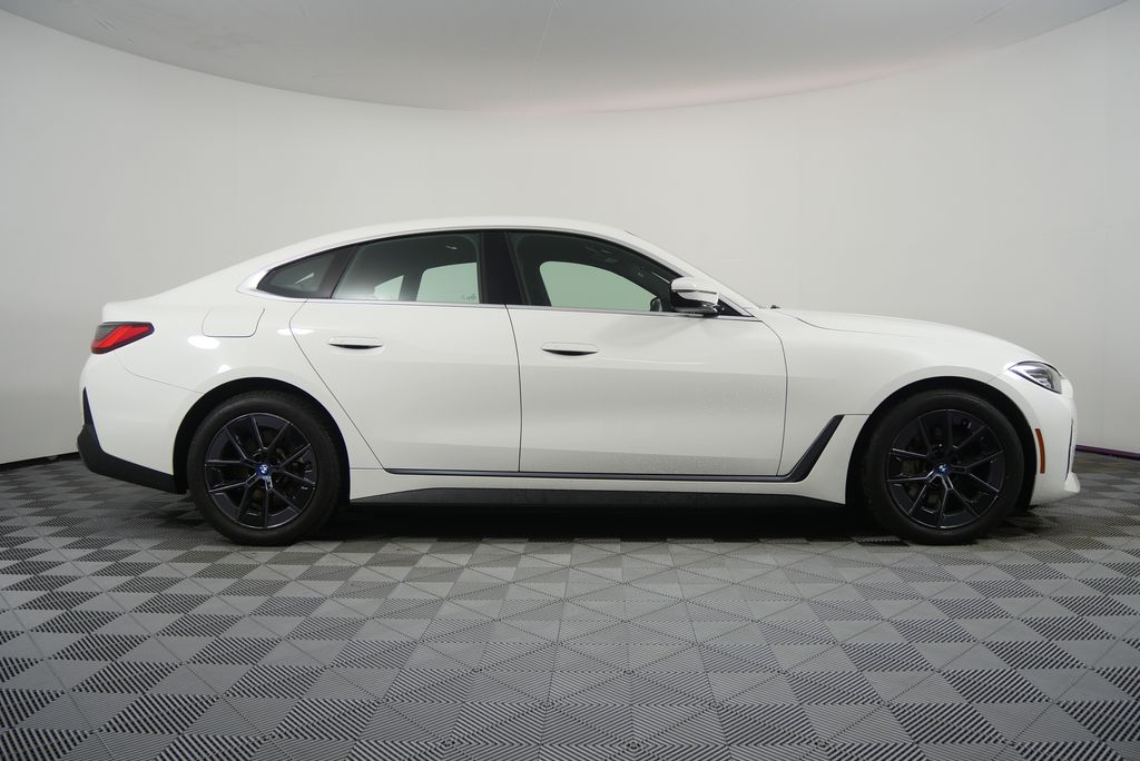 Thumbnail: 2022 BMW i4 - 2