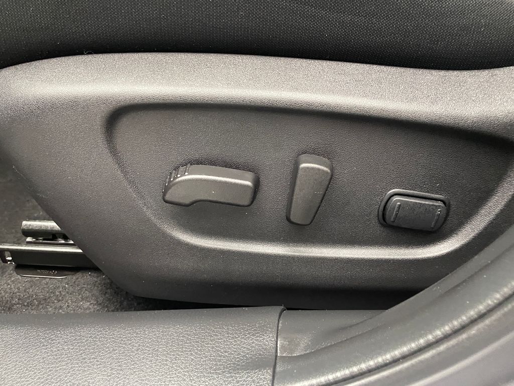 Thumbnail: 2022 Nissan Rogue Sport - 14