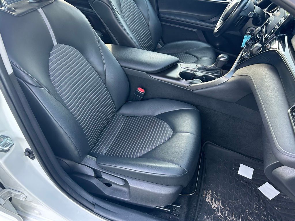 2021 Toyota Camry SE 15