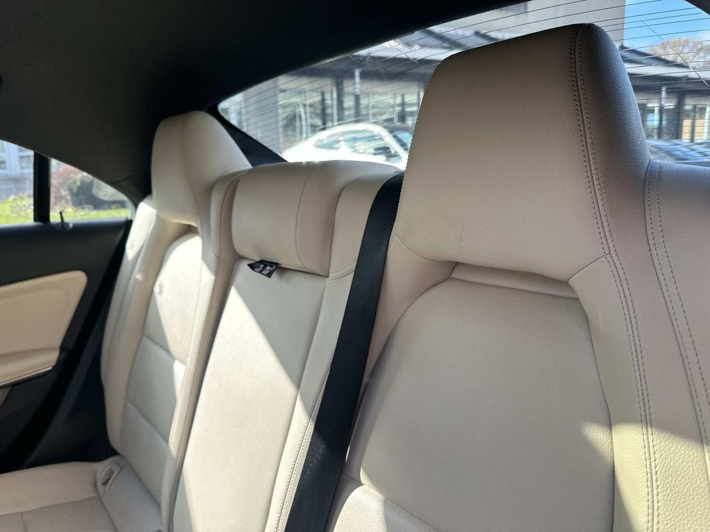 Thumbnail: 2014 Mercedes-Benz CLA - 32