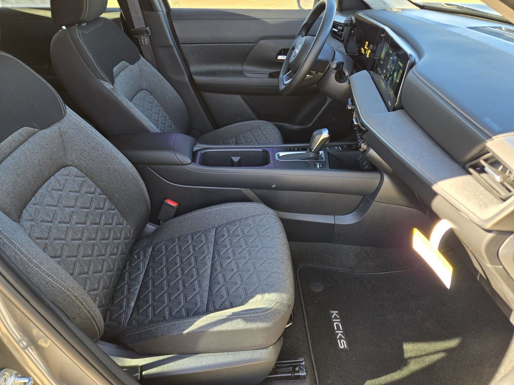 2026 Nissan Kicks SV - 11