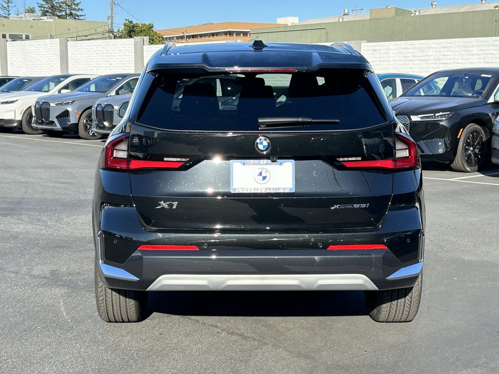 2025 BMW X1 xDrive28i 4