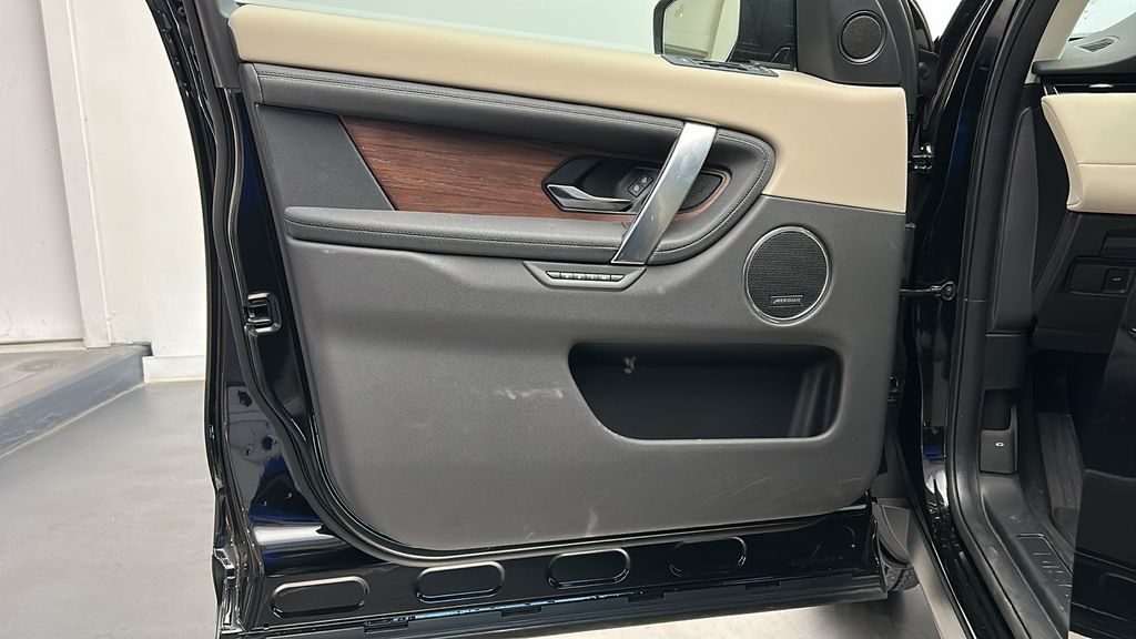 2024 Land Rover Discovery Sport S 11