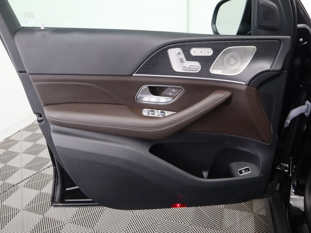Thumbnail: 2023 Mercedes-Benz GLS - 25