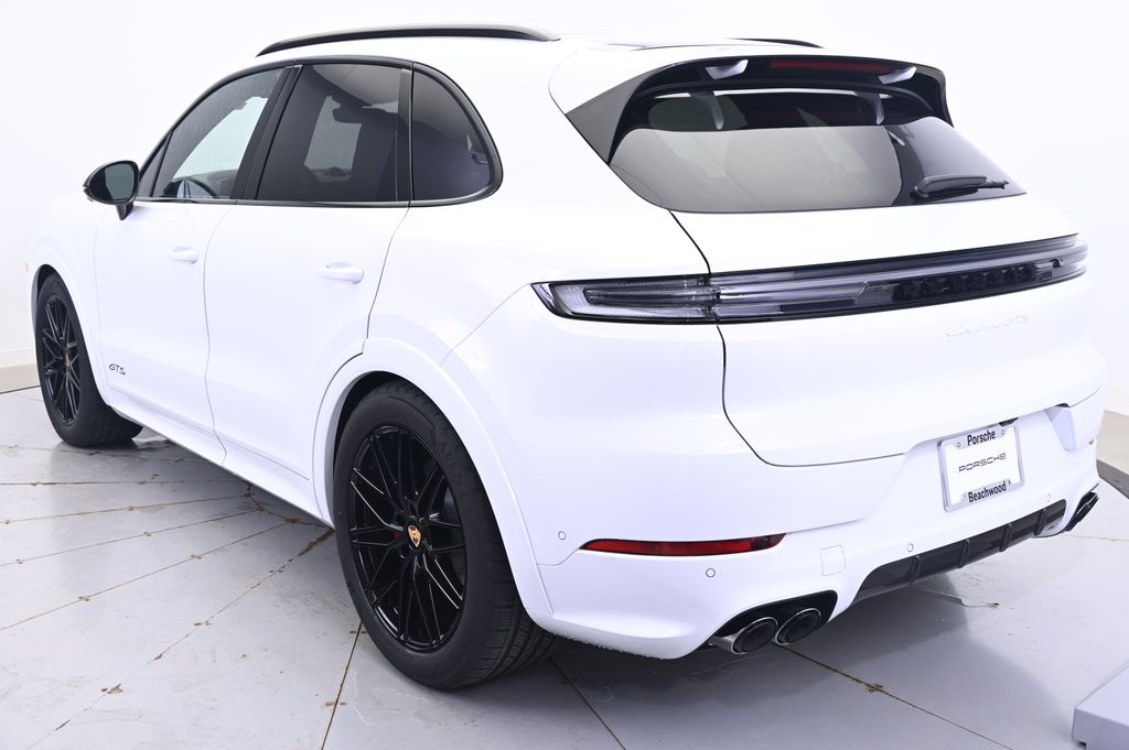 Thumbnail: 2026 Porsche Cayenne - 3