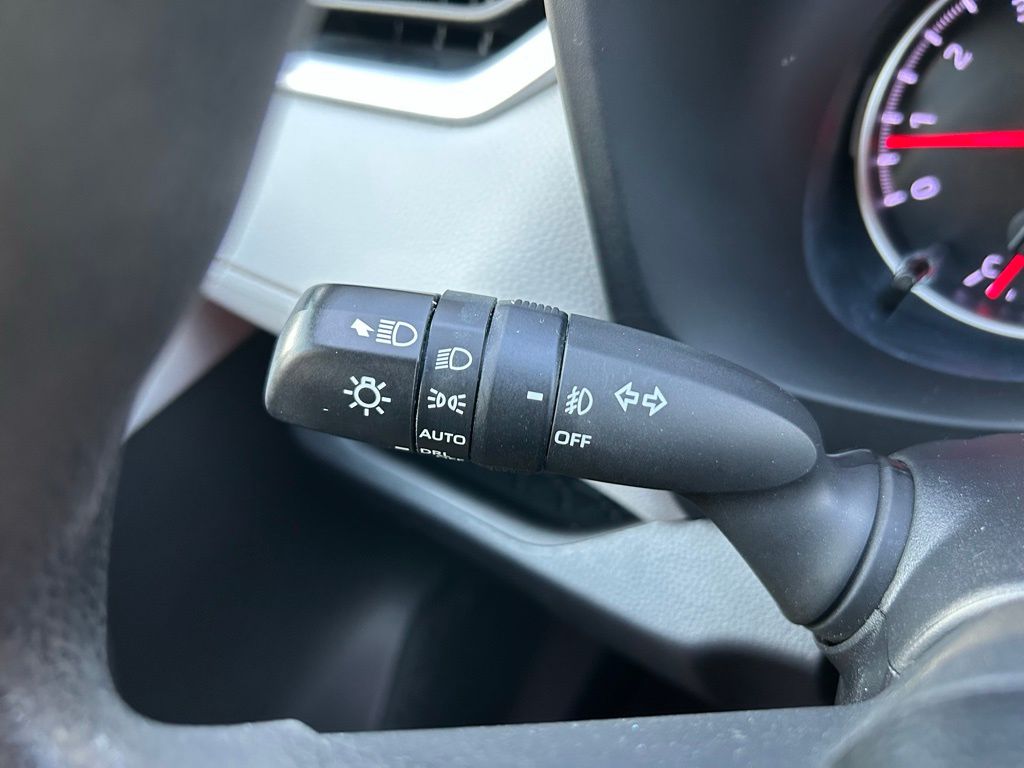 Thumbnail: 2021 Toyota RAV4 - 22