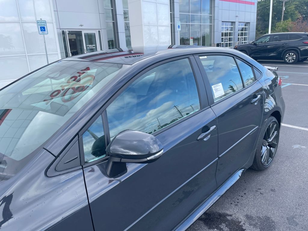 2026 Toyota Corolla SE photo 3